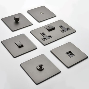 Studio Matt Bronze Y09