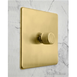 1 gang dimmer with plate in Polished Brass finish and knurled dimmer knob in Polished Brass finish